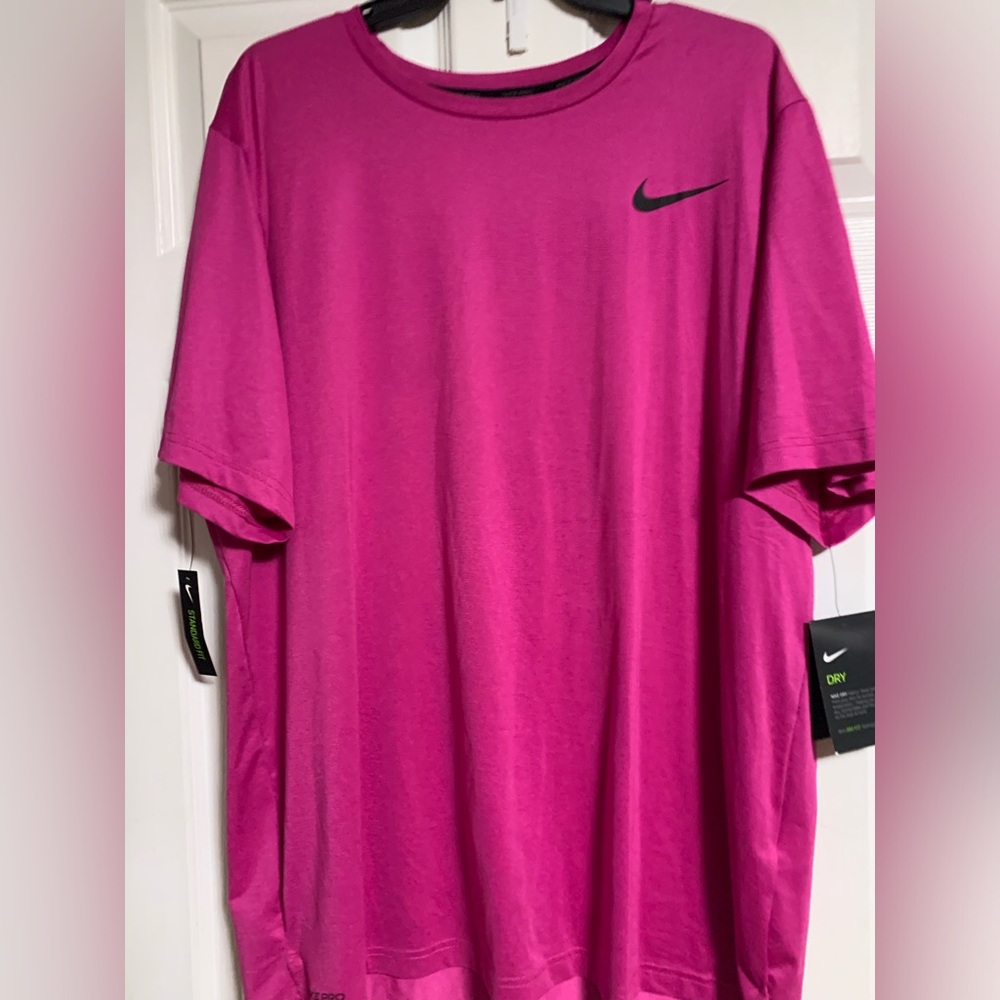 Women’s Nike Tshirt